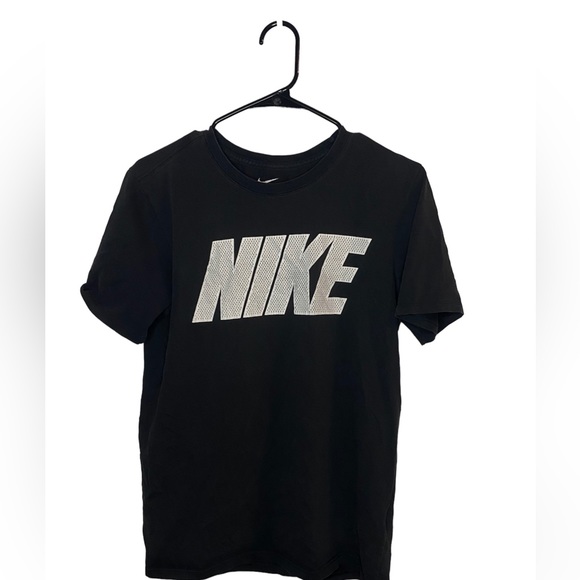 Nike Other - NIKE DRY FIT MEN'S GRAPHIC SHORT SLEEVE, SIZE SMALL
